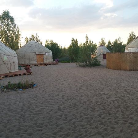 Yurt Camp Tosor Hotel Buitenkant foto
