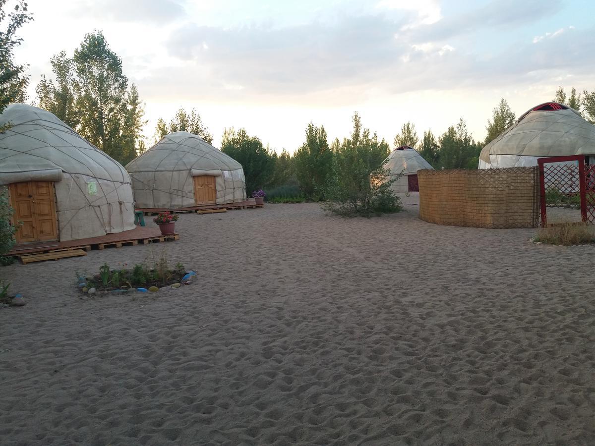 Yurt Camp Tosor Hotel Tossor Buitenkant foto