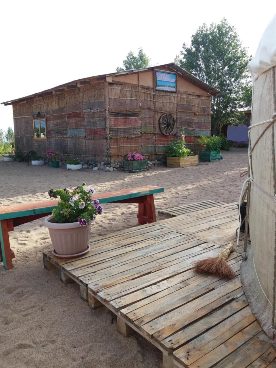 Yurt Camp Tosor Hotel Buitenkant foto