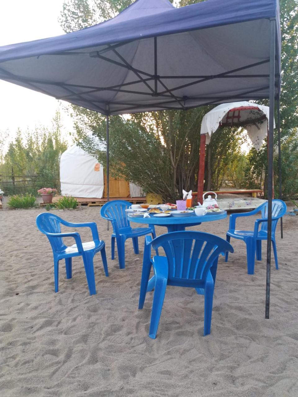 Yurt Camp Tosor Hotel Buitenkant foto