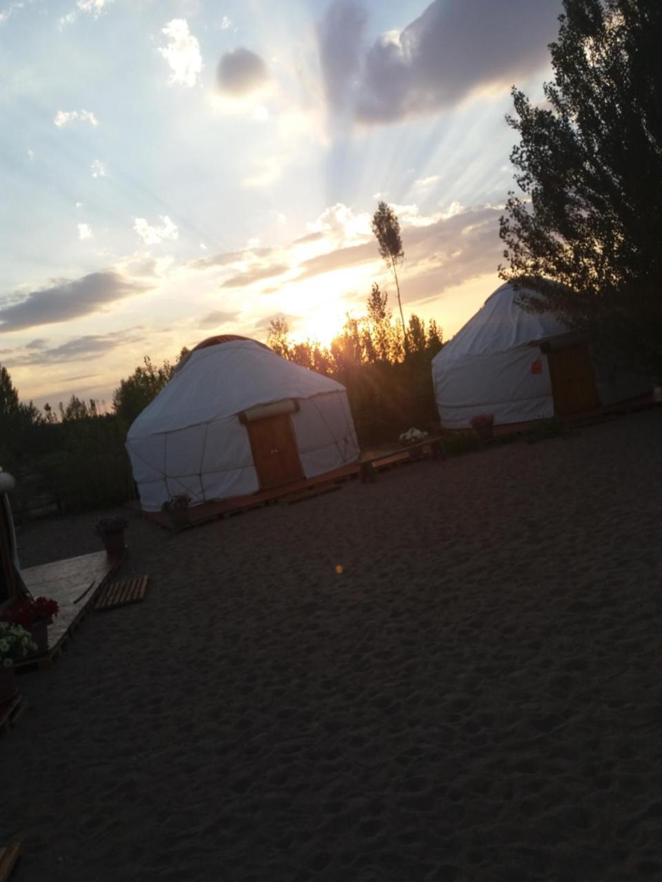 Yurt Camp Tosor Hotel Tossor Buitenkant foto